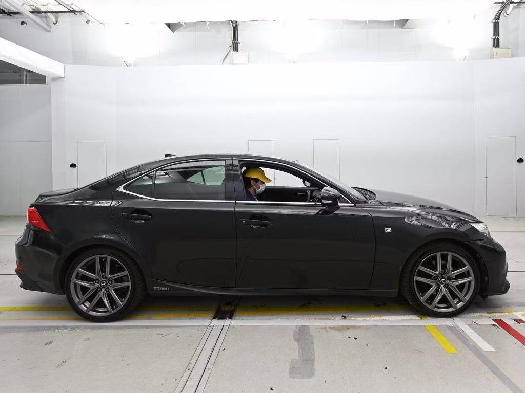 LEXUS IS300H