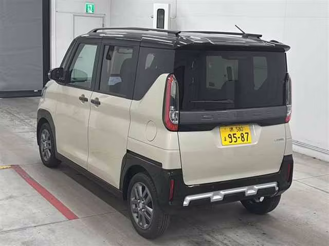 MITSUBISHI DELICA MINI