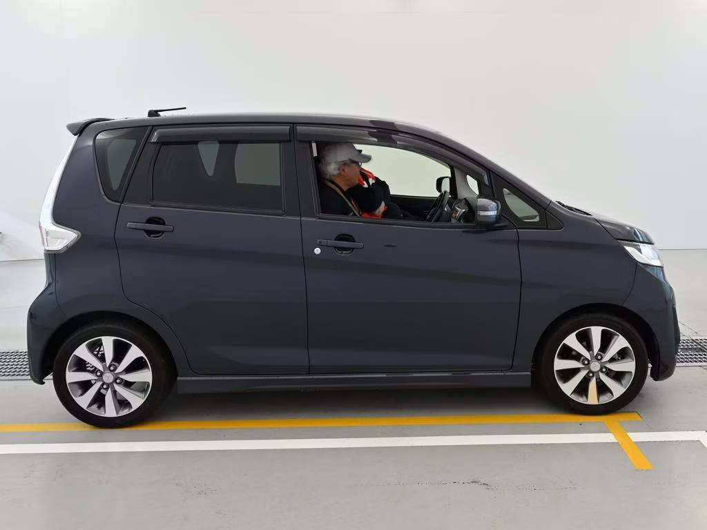 MITSUBISHI EK CUSTOM