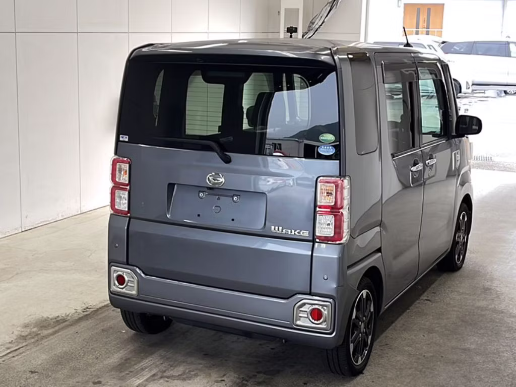 DAIHATSU WAKE