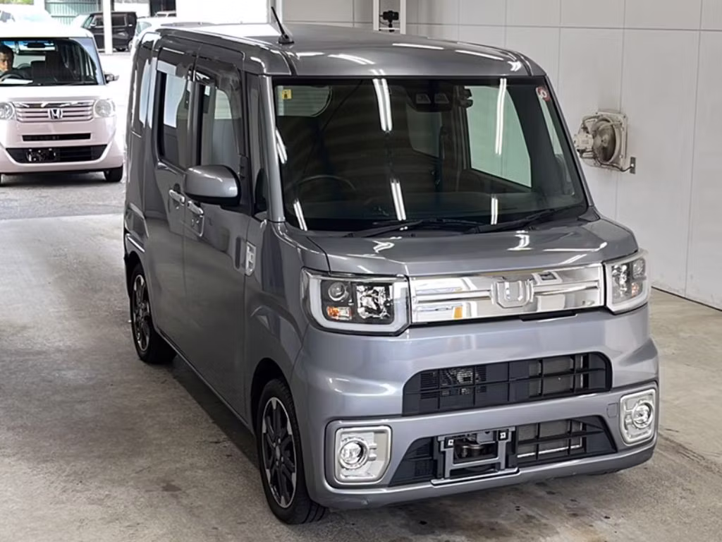 DAIHATSU WAKE