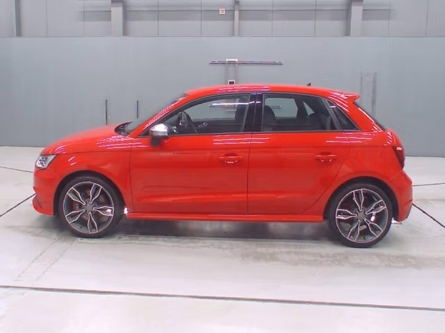 AUDI S1