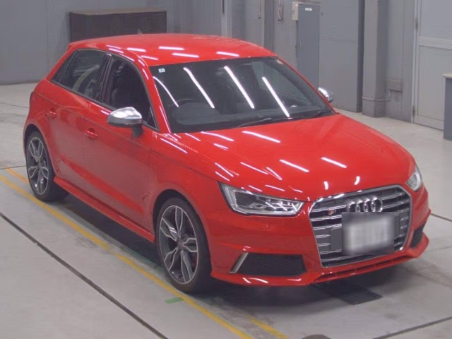 AUDI S1