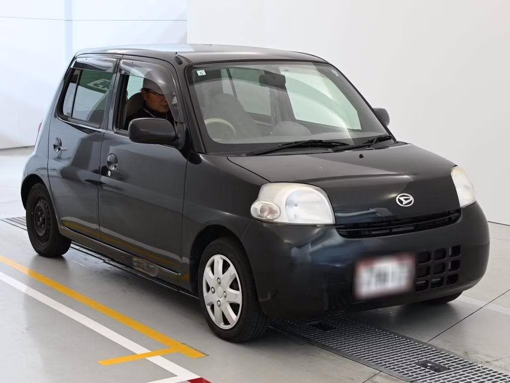 DAIHATSU ESSE