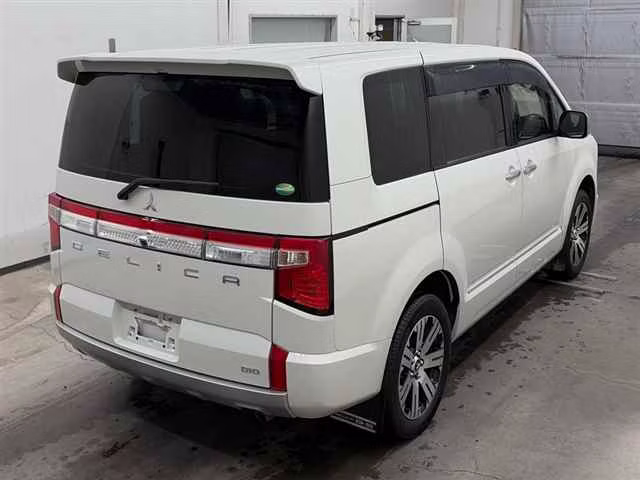MITSUBISHI DELICA D:5