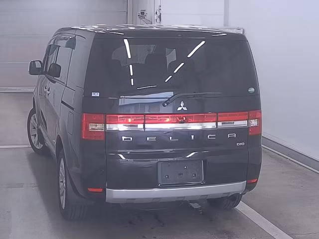 MITSUBISHI DELICA D:5