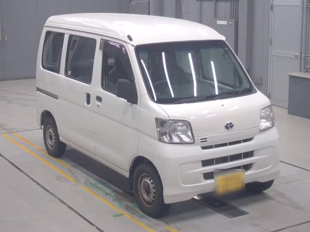 TOYOTA PIXIS VAN