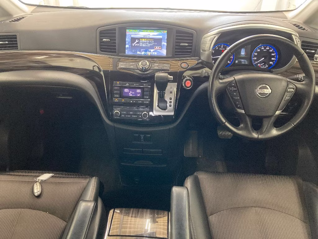 NISSAN ELGRAND