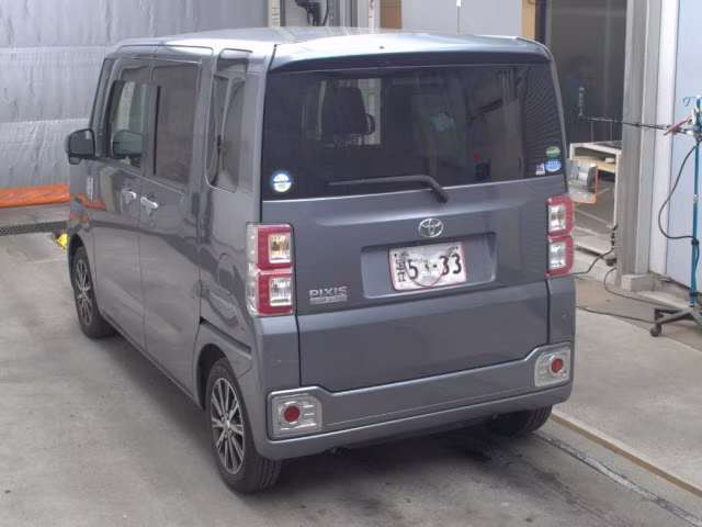 TOYOTA PIXIS MEGA