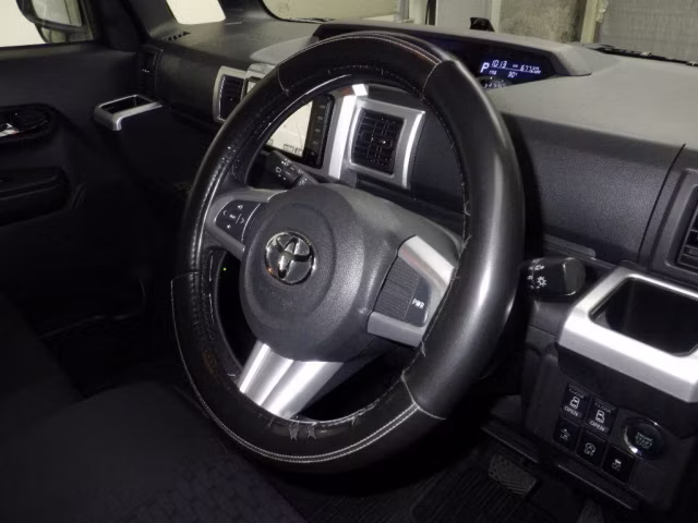 TOYOTA PIXIS MEGA