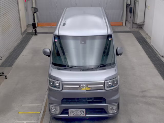 TOYOTA PIXIS MEGA