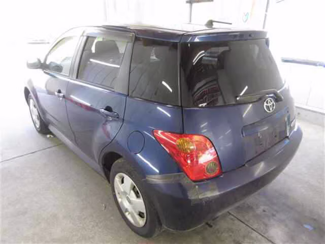 TOYOTA IST