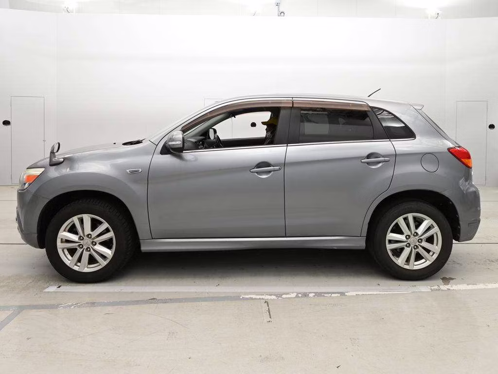 MITSUBISHI RVR