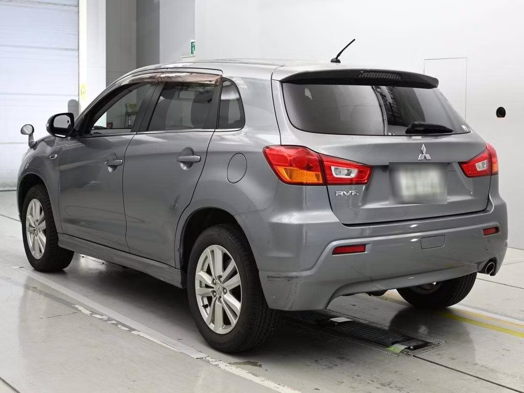 MITSUBISHI RVR