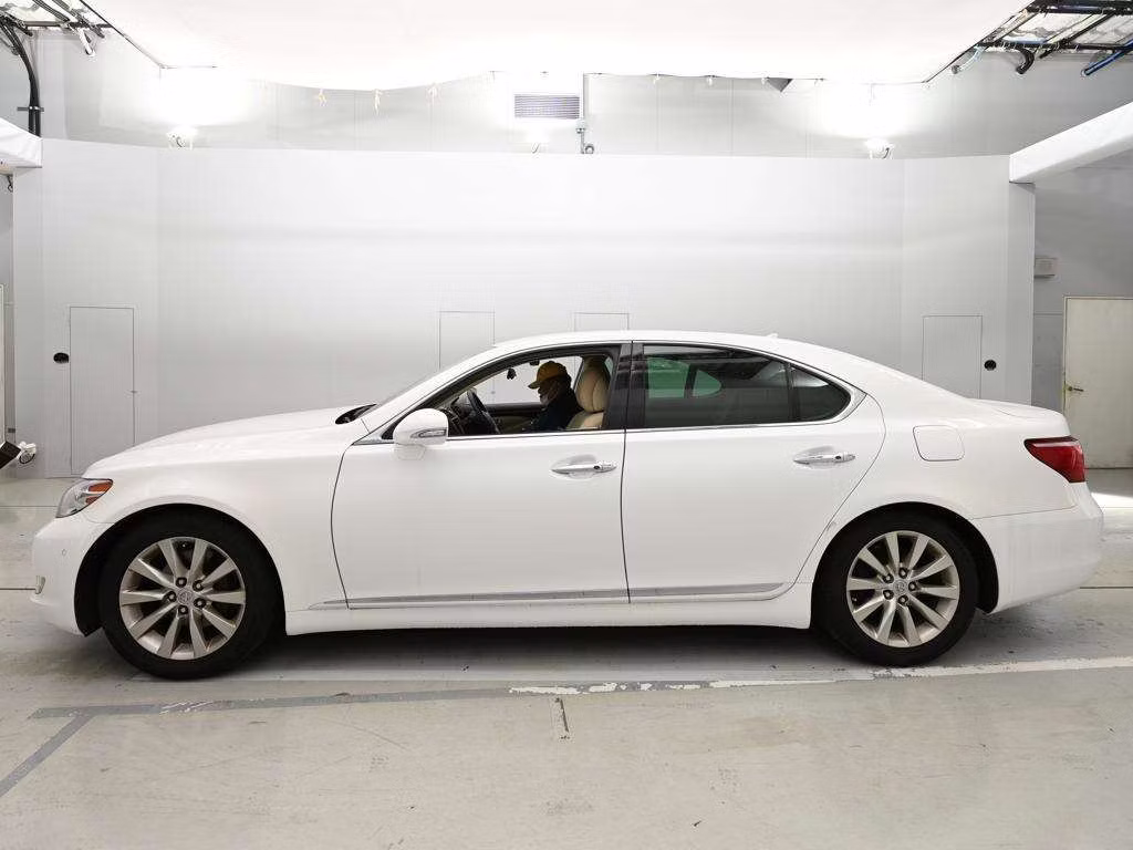 LEXUS LS460