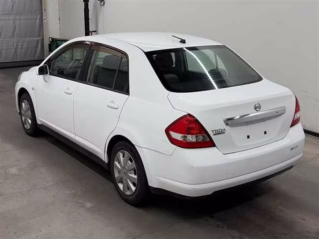 NISSAN TIIDA LATIO