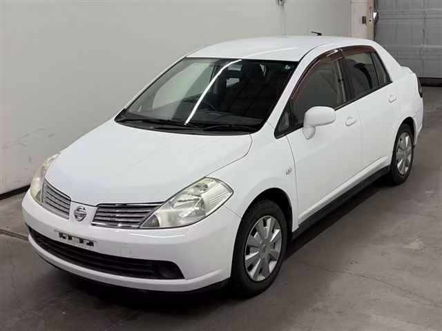 NISSAN TIIDA LATIO