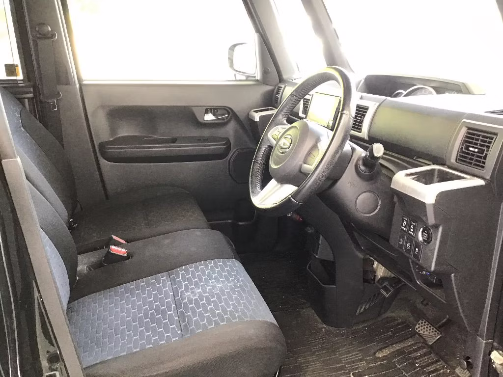 DAIHATSU WAKE