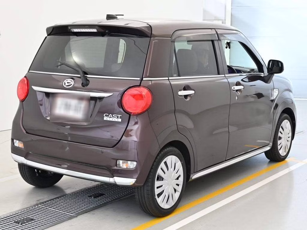 DAIHATSU CAST