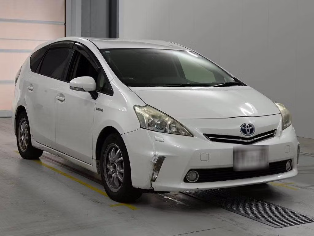 TOYOTA PRIUS ALPHA