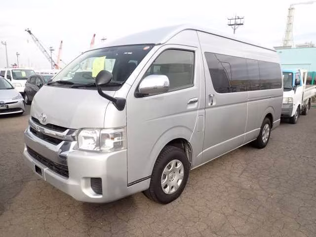 TOYOTA HIACE