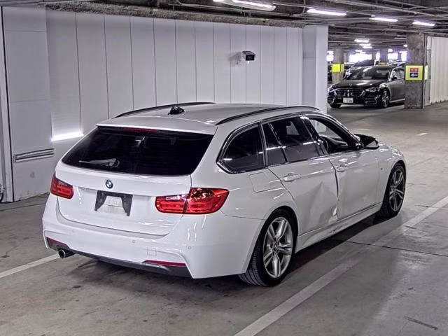 BMW 3-SERIES