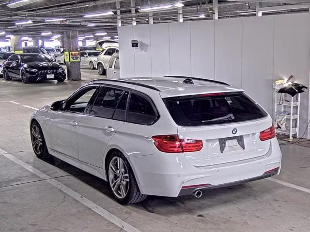 BMW 3-SERIES