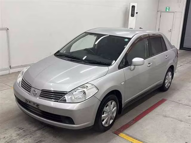 NISSAN TIIDA LATIO