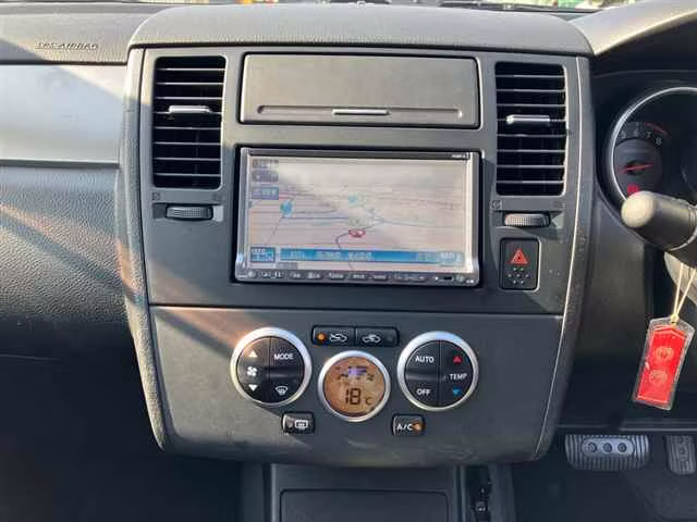 NISSAN TIIDA LATIO