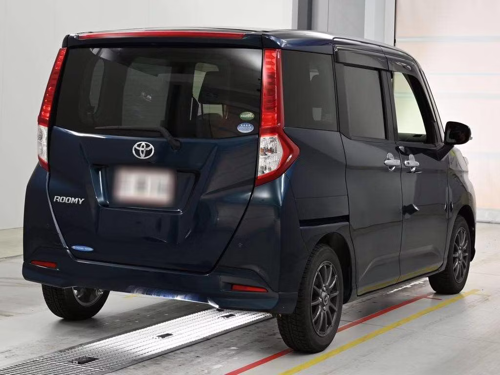 TOYOTA ROOMY