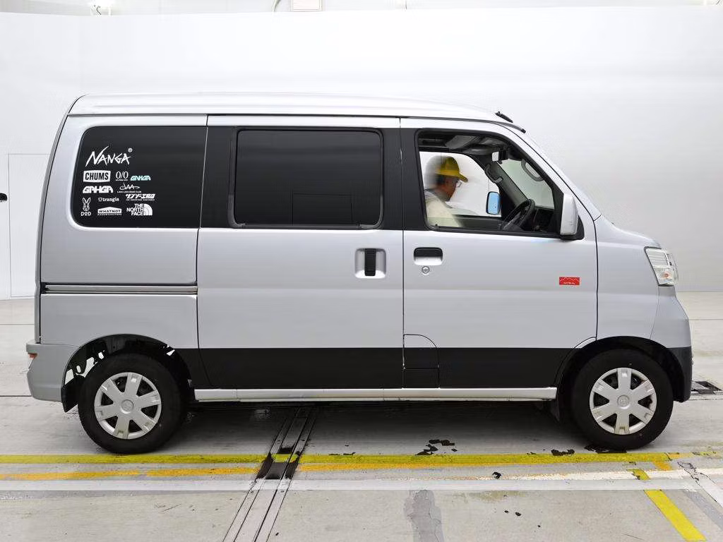 TOYOTA PIXIS VAN