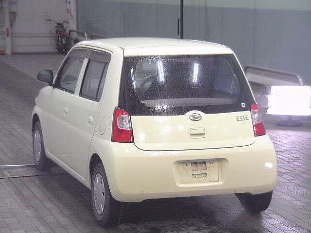 DAIHATSU ESSE