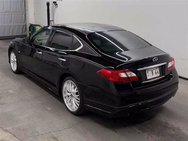 NISSAN FUGA