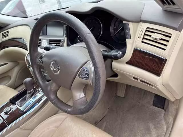 NISSAN FUGA