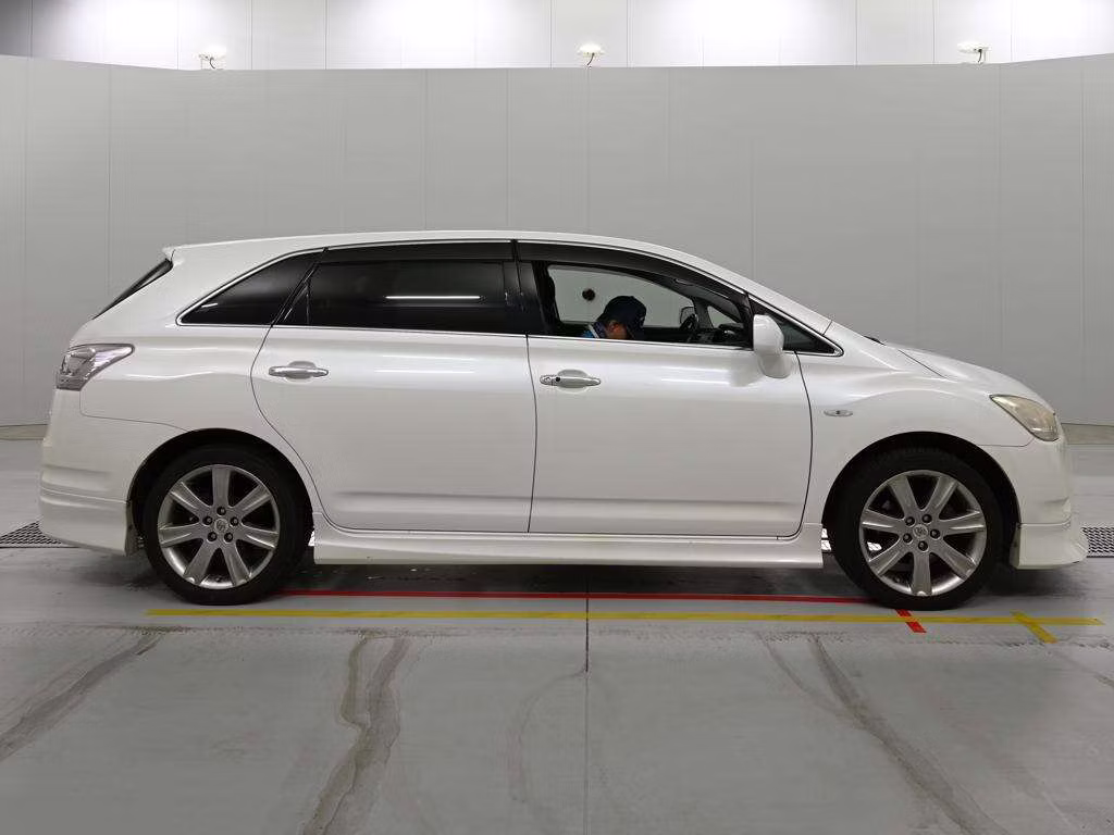 TOYOTA MARK X ZIO
