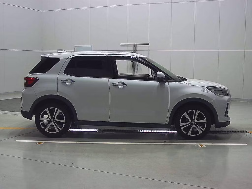 DAIHATSU ROCKY