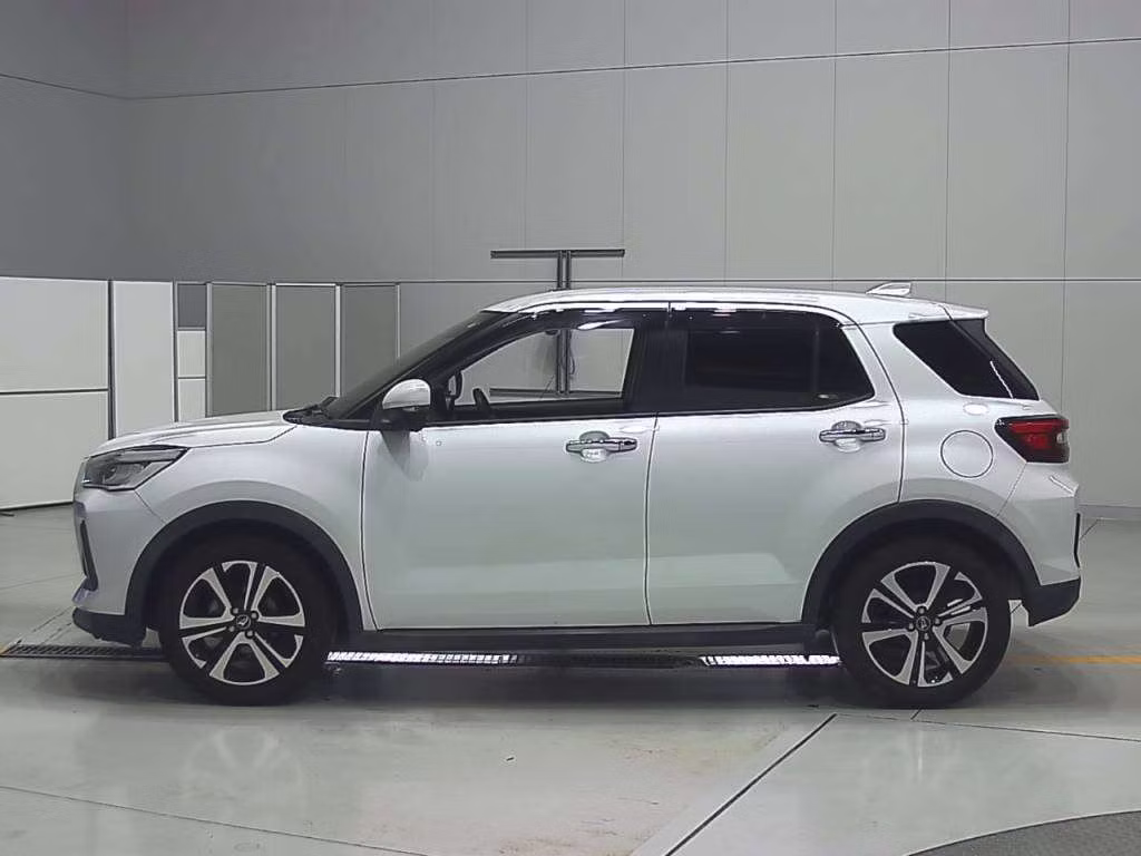 DAIHATSU ROCKY
