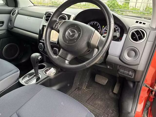 MAZDA VERISA