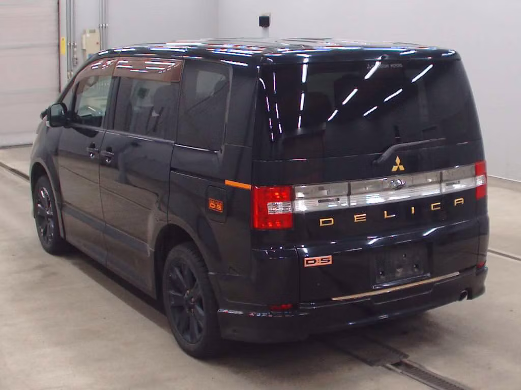 MITSUBISHI DELICA D:5
