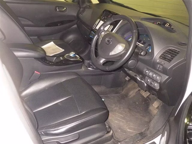 NISSAN LEAF