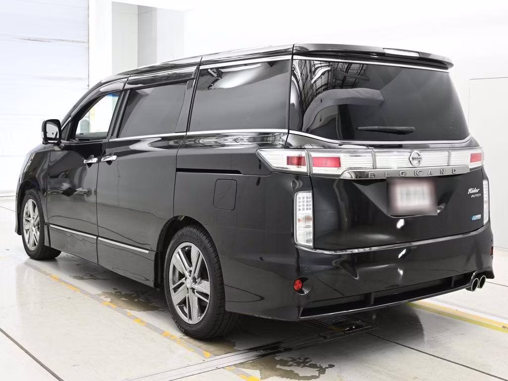 NISSAN ELGRAND