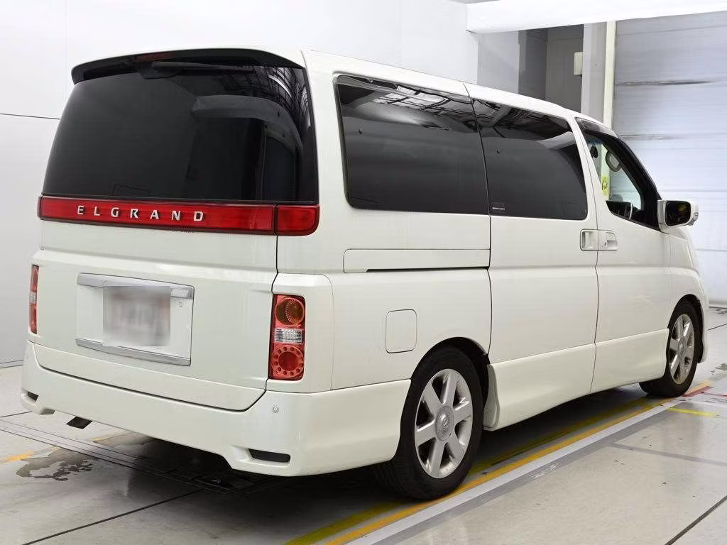 NISSAN ELGRAND