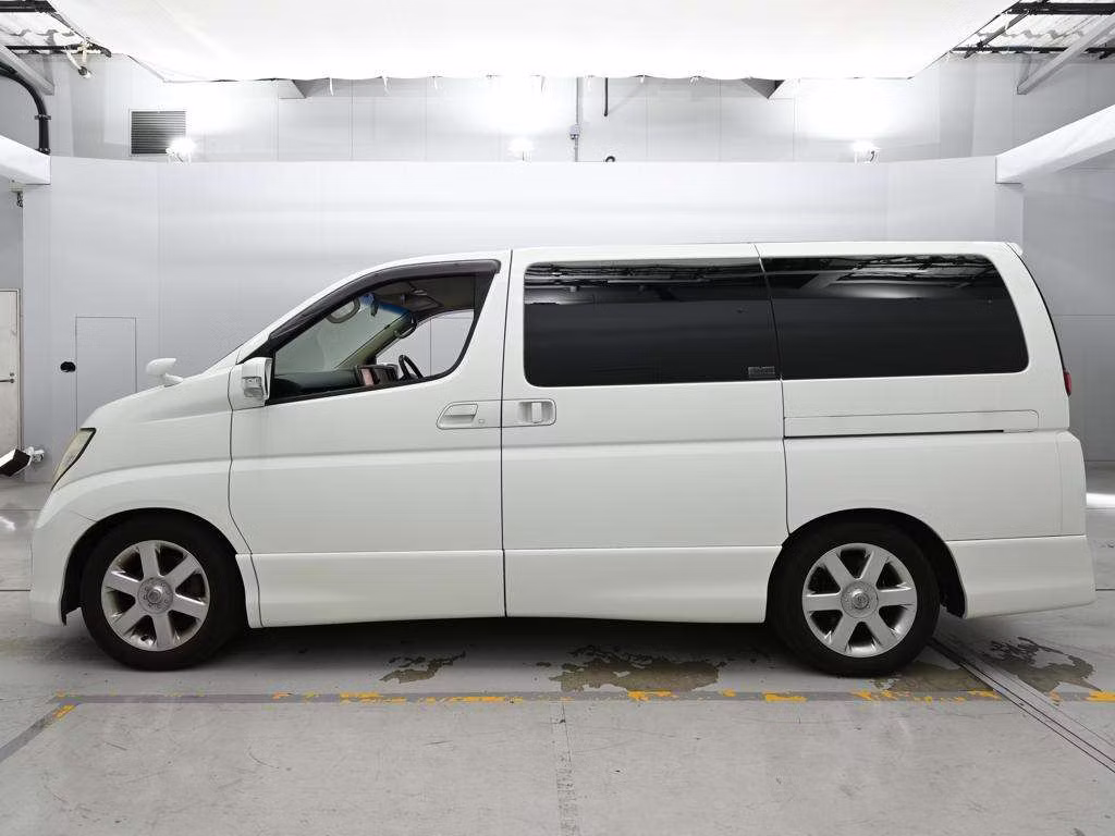 NISSAN ELGRAND