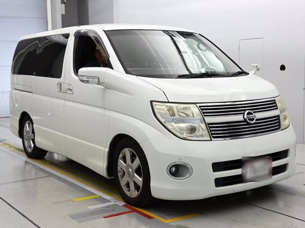 NISSAN ELGRAND