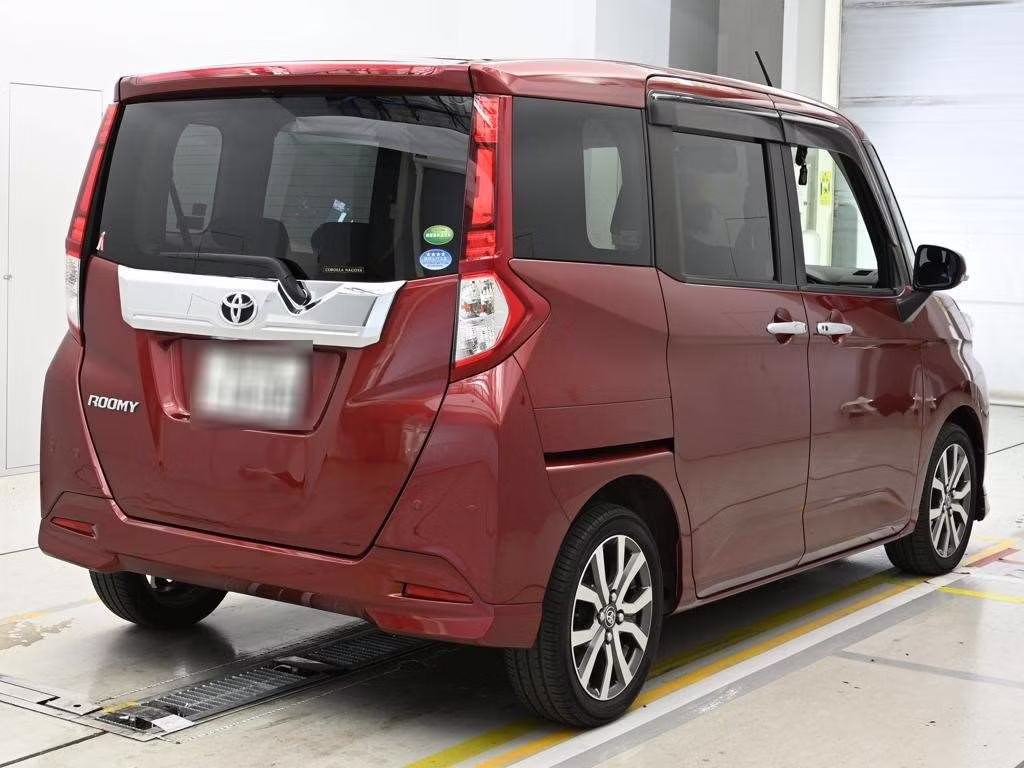 TOYOTA ROOMY