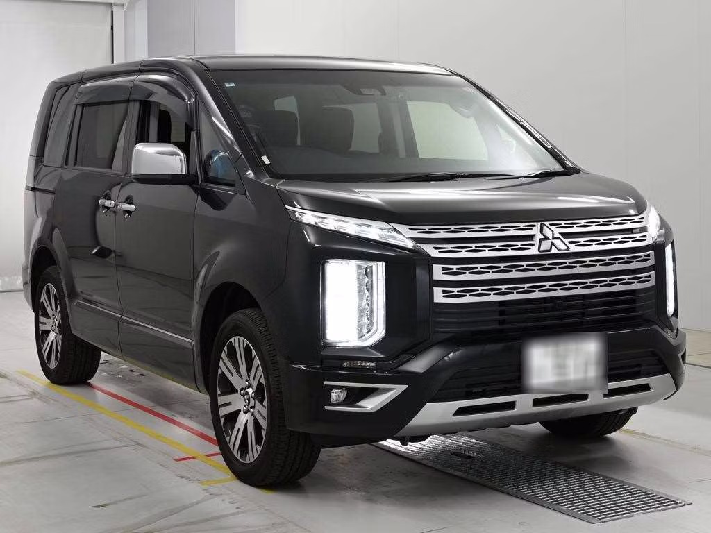 MITSUBISHI DELICA D:5