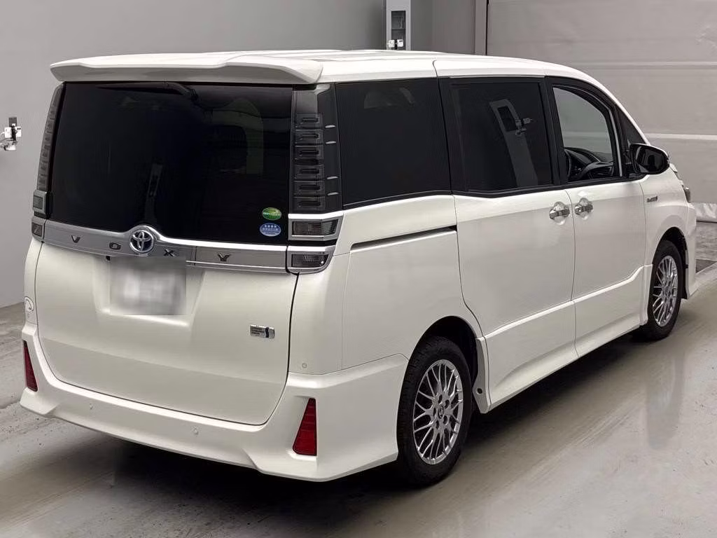TOYOTA VOXY