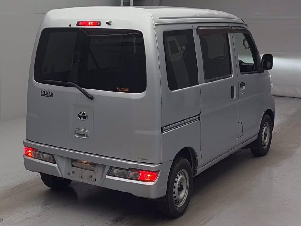TOYOTA PIXIS VAN