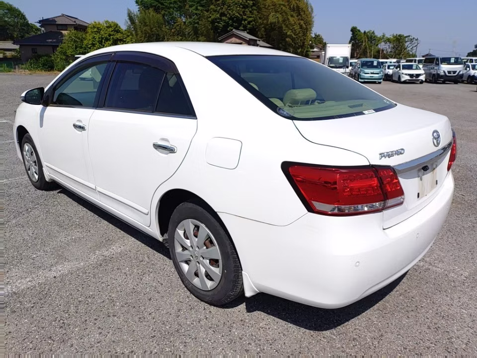 TOYOTA PREMIO