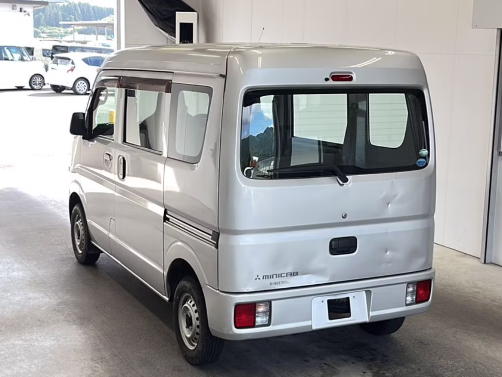 MITSUBISHI MINICAB